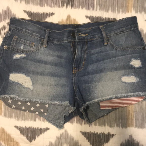 Women’s shorts size 4 - Picture 3 of 3